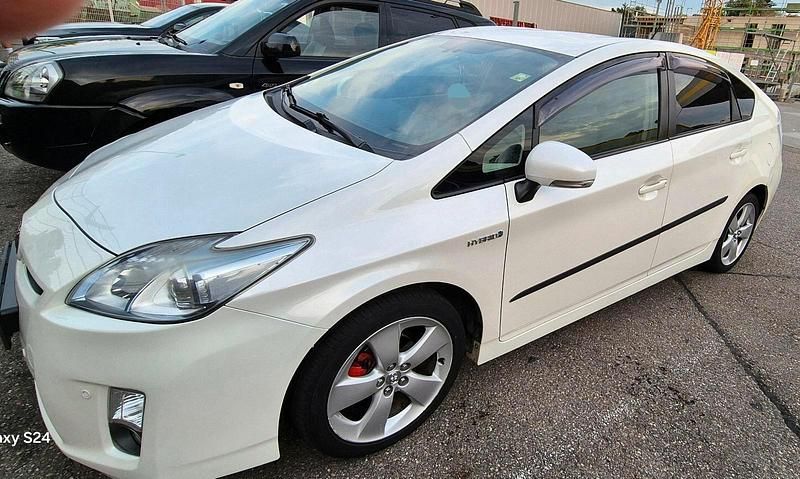 Weiß Gebraucht 2012 Toyota Prius Kleinwagen | 9.000 € - Bild 1/4