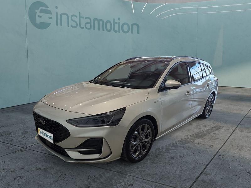 Silber Gebraucht 2023 Ford Focus ST-Line Kombi | 27.199 € (Etwas zu teuer) - Bild 1/4