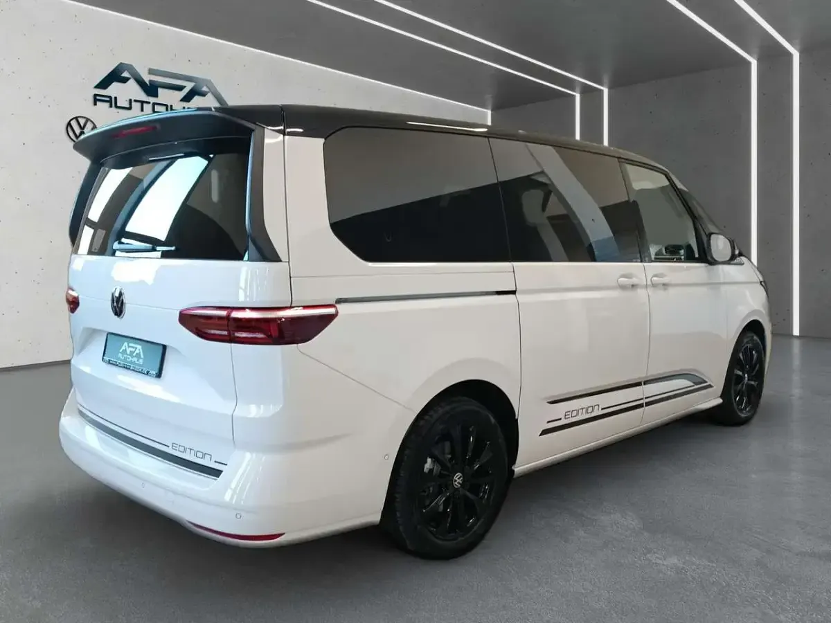 Neu VW T7 Life 150 PS (110 kW) 2026 Schwarz Van