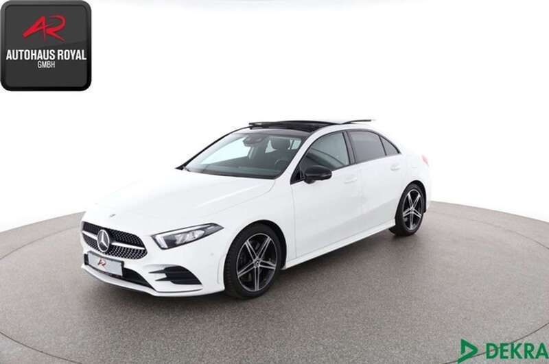 Weiss Gebraucht 2019 Mercedes A250 AMG Limousine | 30.880 € (Fairer Preis) - Bild 1/4