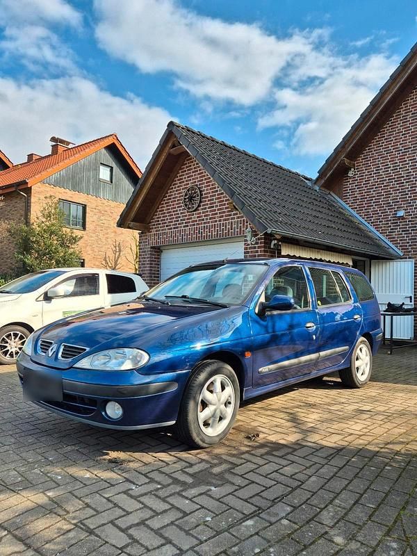 Gebraucht Renault Mégane 110 PS (80 kW) 1999 Blau Kombi