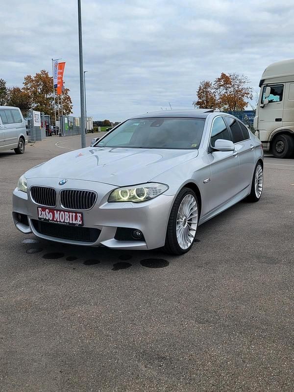 Silber Gebraucht 2010 BMW 530 Sport Line Limousine | 12.499 € (Fairer Preis) - Bild 1/4