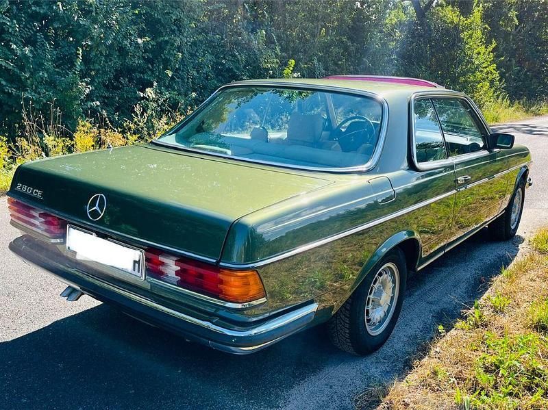 Gebraucht Mercedes 280 185 PS (136 kW) 1977 Grün Coupé