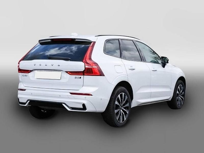 Gebraucht Volvo XC60 Plus 250 PS (183 kW) 2023 Weiß SUV