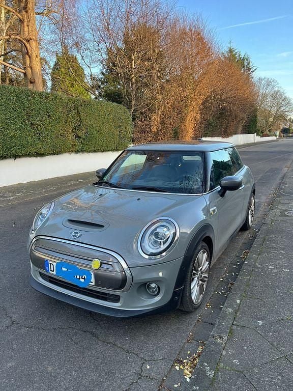 Grau Gebraucht 2020 Mini Cooper SE Kleinwagen | 16.900 € (Fairer Preis) - Bild 1/3