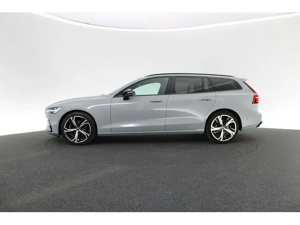 Gebraucht Volvo V60 Plus 197 PS (144 kW) 2023 Grau Kombi