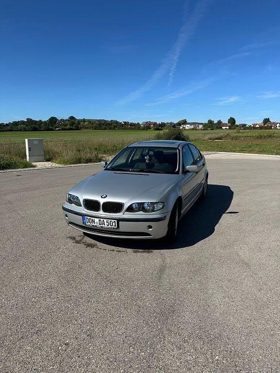 Gebraucht BMW 320 150 PS (110 kW) 2003 Silber Limousine