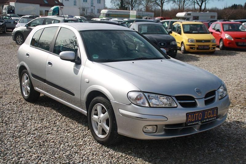 Gebraucht Nissan Almera 114 PS (83 kW) 2000 Silber Limousine