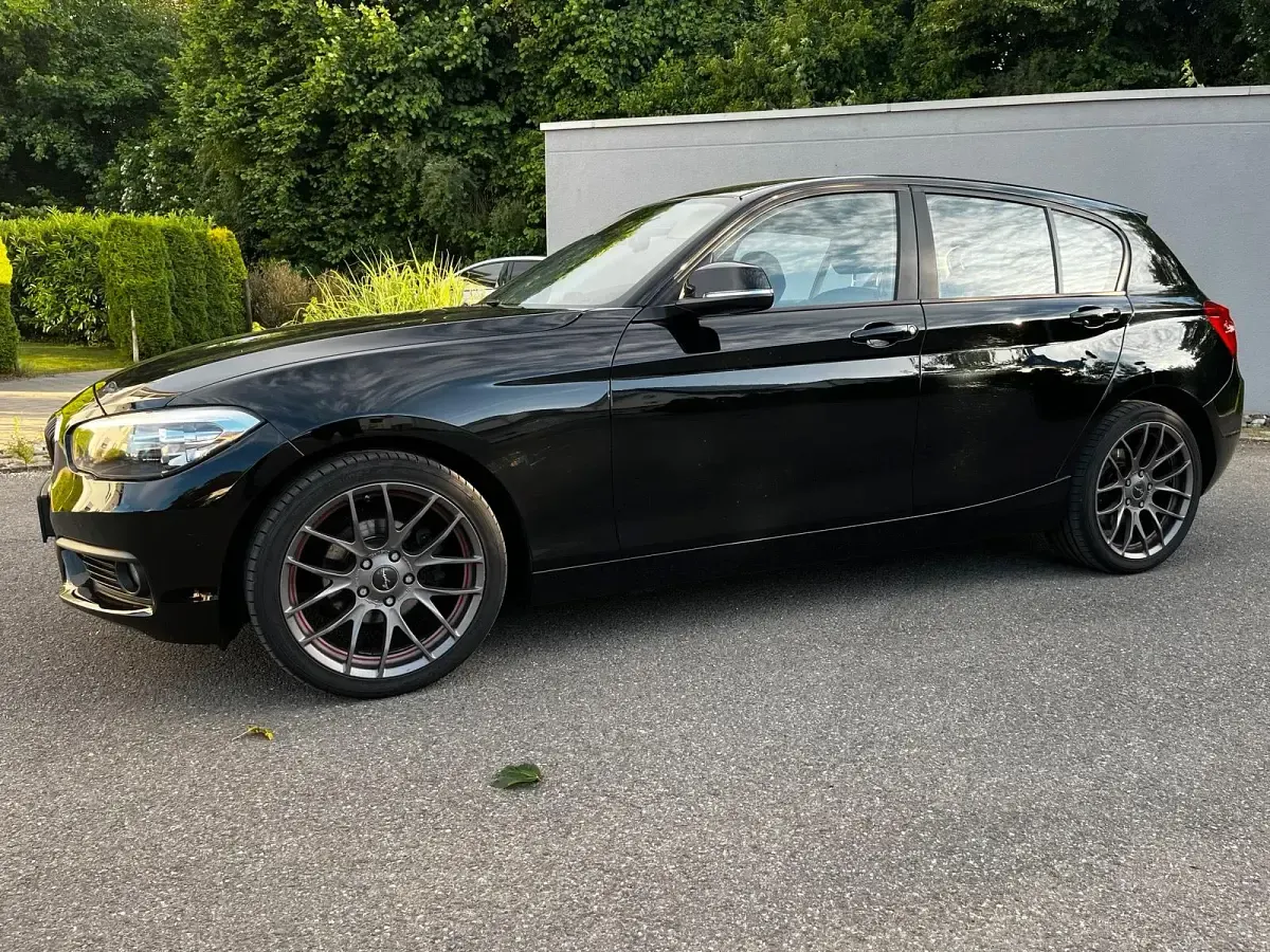 Gebraucht BMW 116 109 PS (80 kW) 2015 Schwarz Kleinwagen