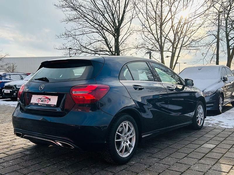 Gebraucht Mercedes A200 156 PS (114 kW) 2017 Blau Limousine