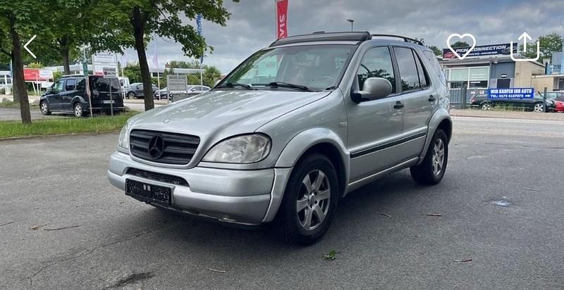 Gebraucht Mercedes ML320 218 PS (160 kW) 2003 Silber SUV