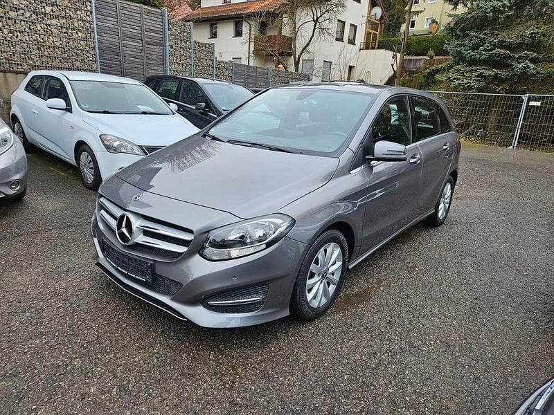 Gebraucht Mercedes B180 122 PS (89 kW) 2017 Grau Van / Kleinbus