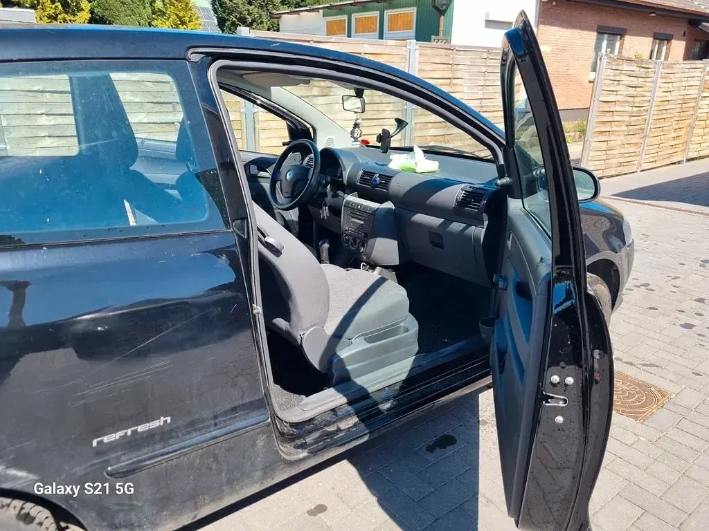 Second-hand VW Fox 75 CP (55 kW) 2009 Negru Hatchback