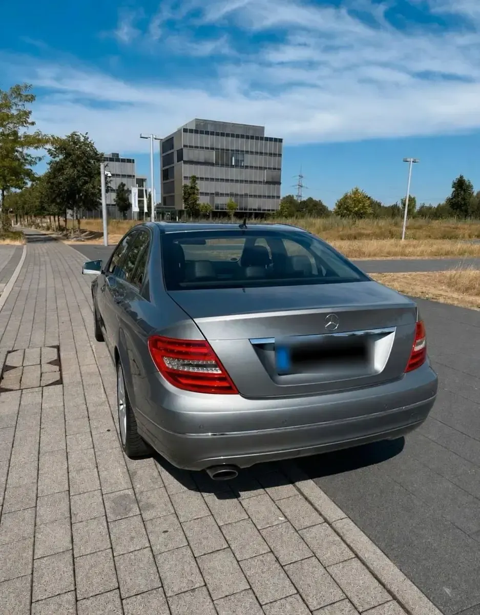 Gebraucht Mercedes C250 Avantgarde 204 PS (150 kW) 2011 Grau Limousine