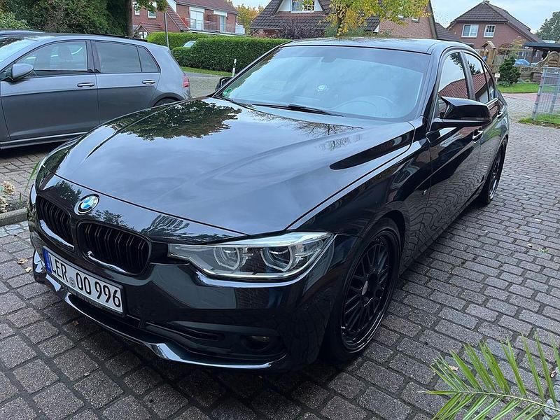 Schwarz Gebraucht 2017 BMW 316 Performance Limousine | 10.999 € (Fairer Preis) - Bild 1/4