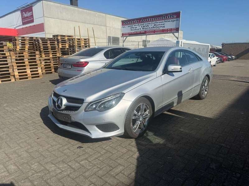 Silber Gebraucht 2016 Mercedes E220 Coupé | 8.999 € (Superpreis) - Bild 1/4
