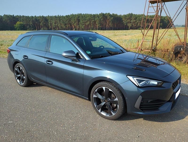 Grau Gebraucht 2023 Cupra Leon Kombi | 29.500 € (Guter Preis) - Bild 1/4