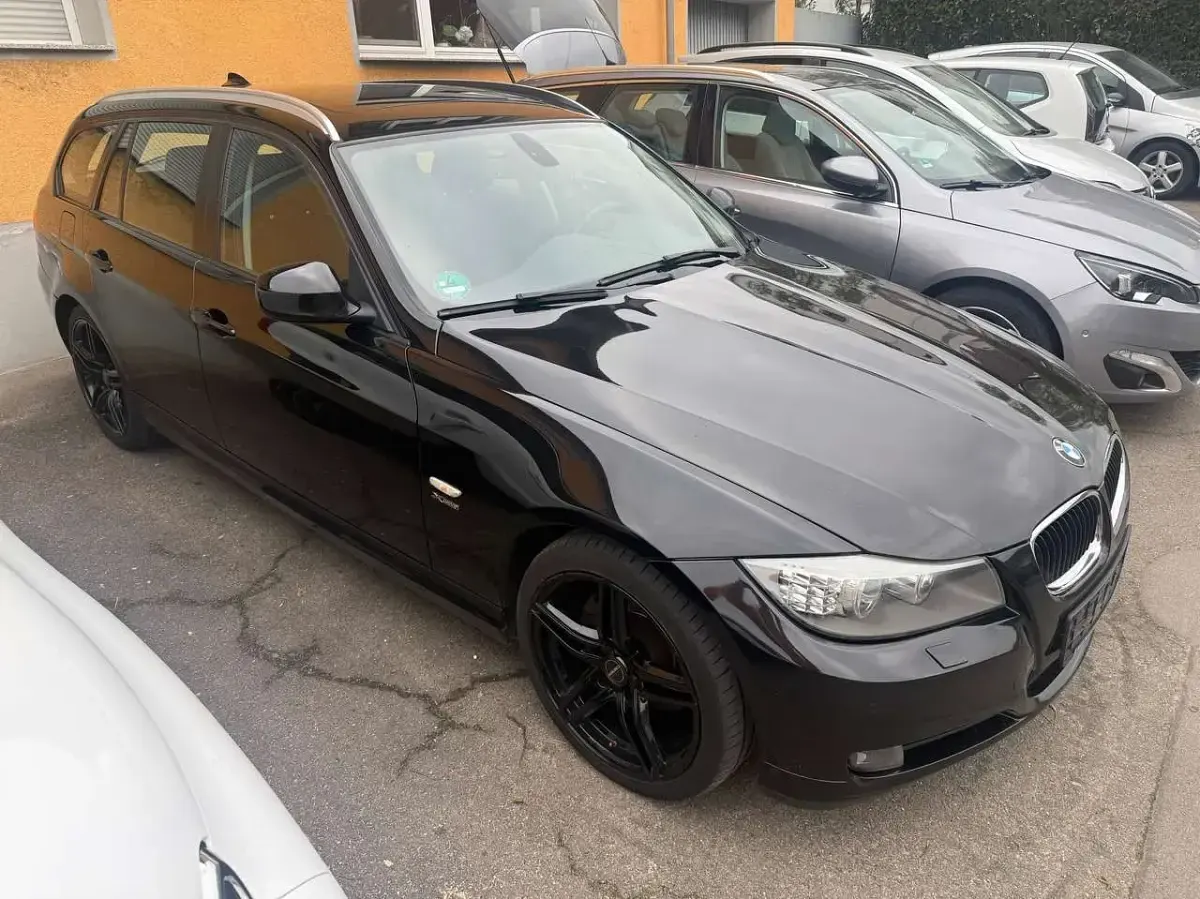 Gebraucht BMW 320 184 PS (135 kW) 2012 Black sapphire metallic Kombi