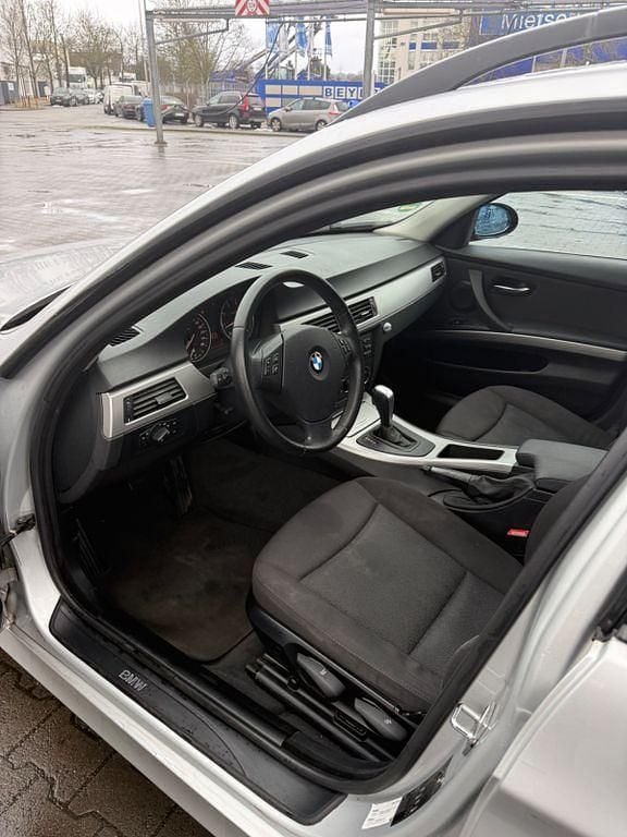 Gebraucht BMW 318 143 PS (105 kW) 2008 Silber Kombi