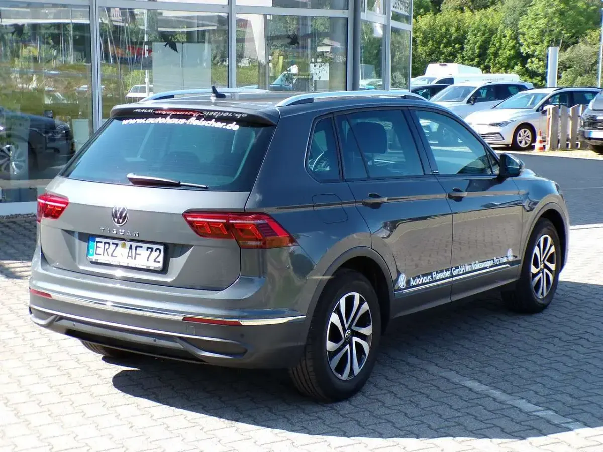 Gebraucht VW Tiguan Active 150 PS (110 kW) 2022 Grau SUV