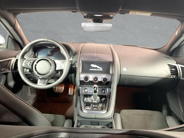 Gebraucht Jaguar F-Type R 304 PS (223 kW) 2024 Weiss Coupé