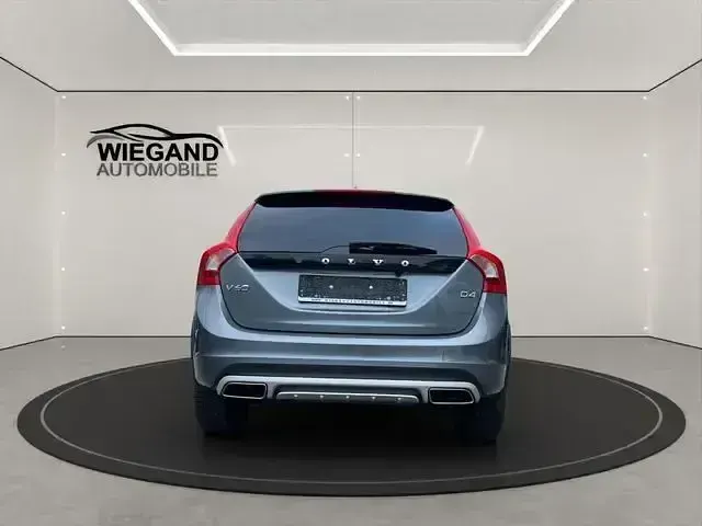 Gebraucht Volvo V60 CC 190 PS (139 kW) 2016 Grau Kombi