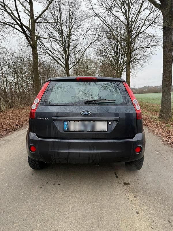 Gebraucht Ford Fiesta 60 PS (44 kW) 2008 Grau Kleinwagen
