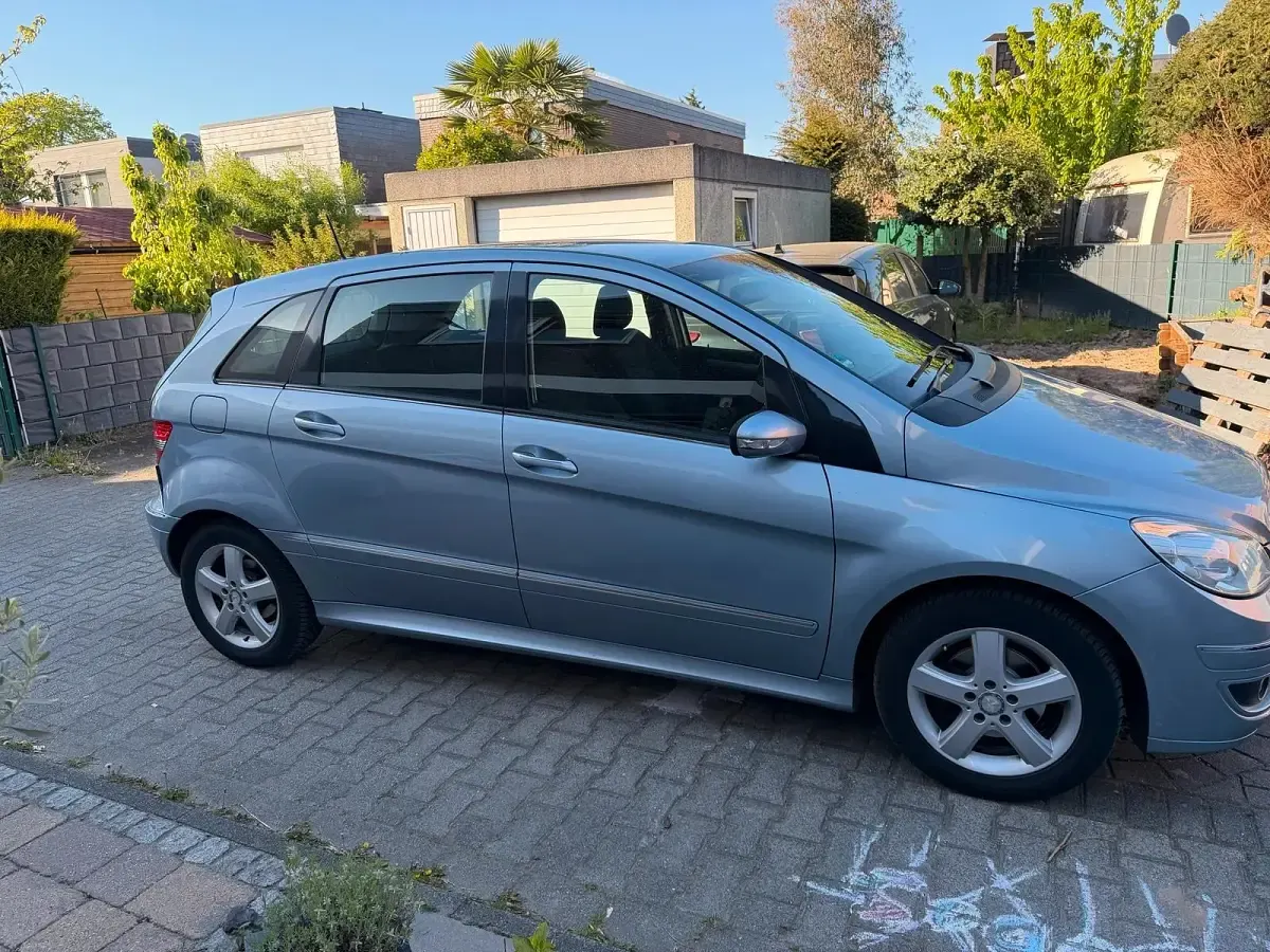 Używany Mercedes B150 95 KM (69 kW) 2008 Niebieski Minivan
