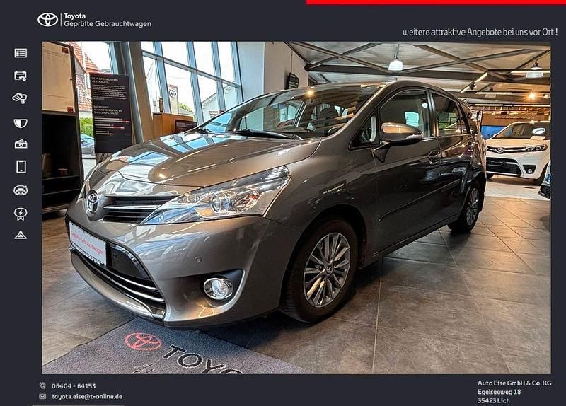 Grau Gebraucht 2016 Toyota Verso Edition-S Van / Kleinbus | 14.490 € (Fairer Preis) - Bild 1/4