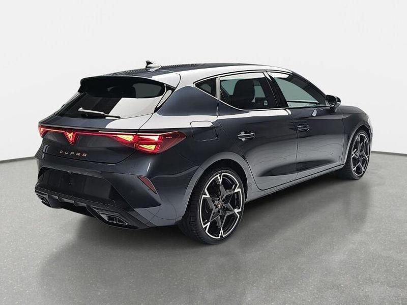 Neu Cupra Leon 150 PS (110 kW) 2025 Grau Kombi