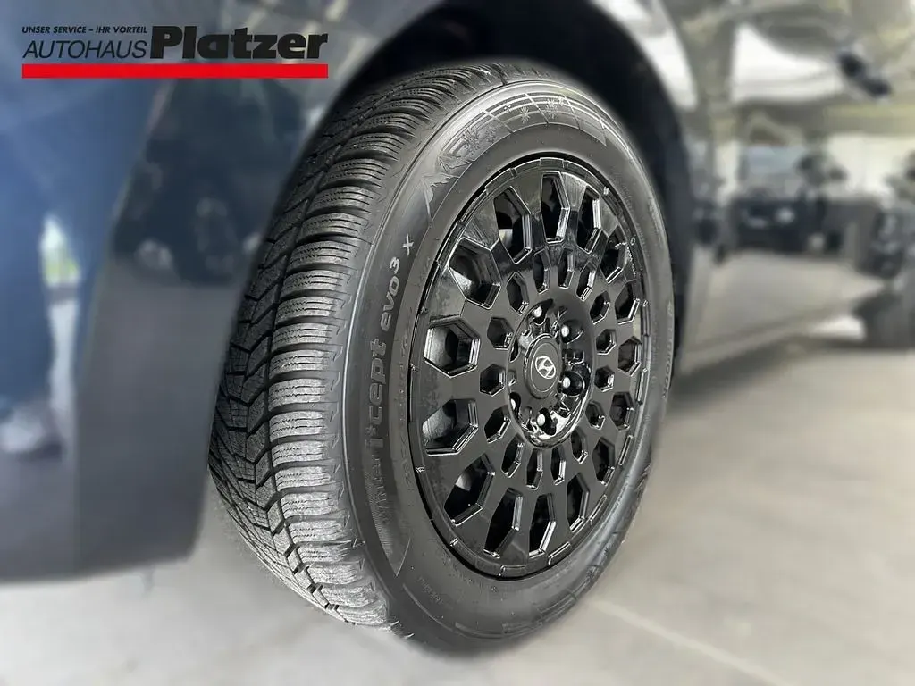 Gebraucht Hyundai Staria Prime 177 PS (130 kW) 2023 Dunkelblau Van / Kleinbus