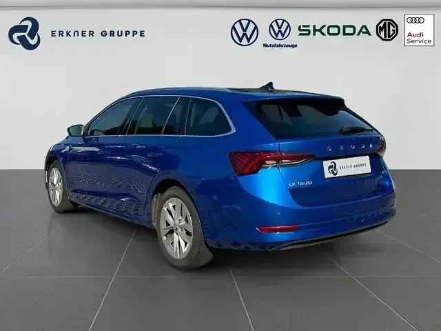 Gebraucht Skoda Octavia First Edition 110 PS (80 kW) 2021 Blau Kombi