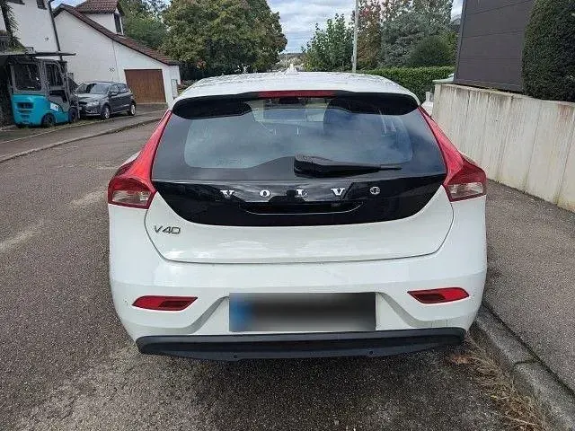 Gebraucht Volvo V40 Linje You! 120 PS (88 kW) 2016 Weiß Limousine