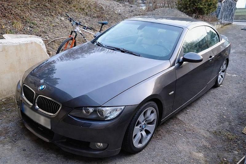 Gebraucht BMW 330 Cabriolet Performance 231 PS (169 kW) 2009 Grau Cabrio