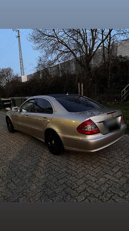 Gebraucht Mercedes E280 231 PS (169 kW) 2007 Gold Limousine