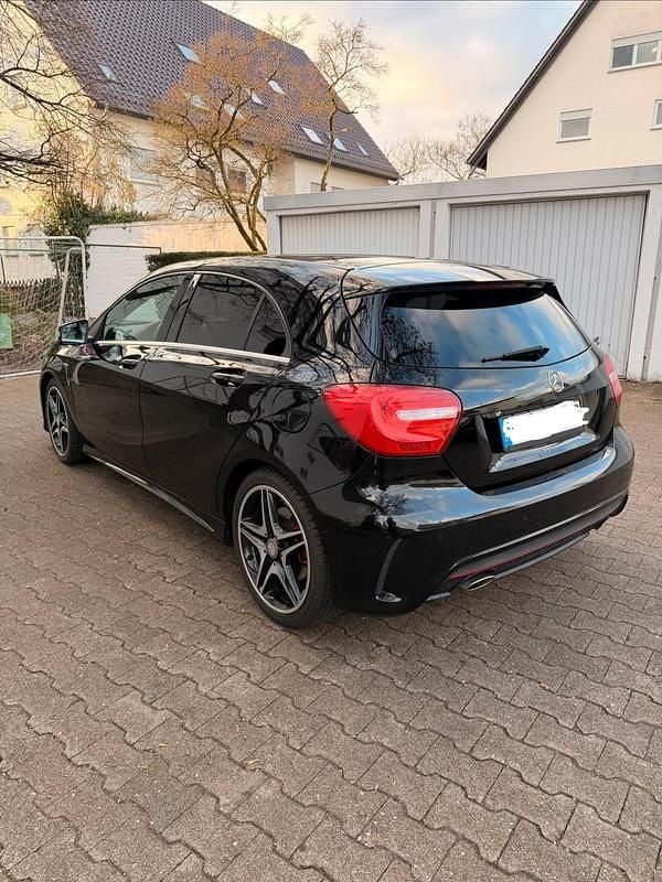 Gebraucht Mercedes A250 AMG line 211 PS (155 kW) 2013 Schwarz Limousine