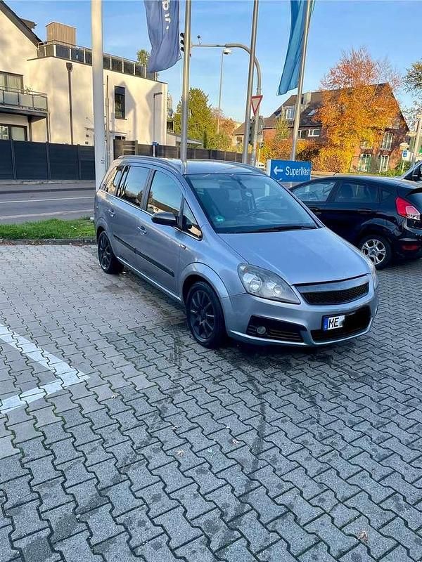 Silber Gebraucht 2007 Opel Zafira Edition Kombi | 2.100 € (Fairer Preis) - Bild 1/3