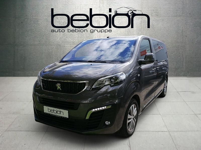 Metfa platinium grau Gebraucht 2021 Peugeot Traveller Active Van / Kleinbus | 31.980 € (Guter Preis) - Bild 1/4