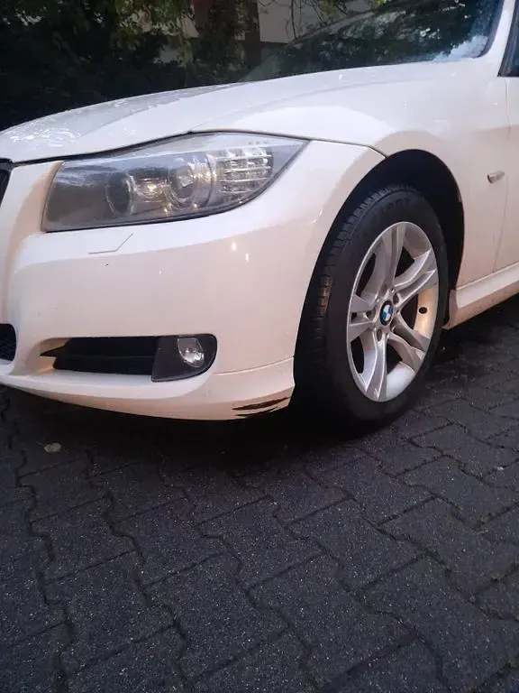 Gebraucht BMW 318 Exclusive 143 PS (105 kW) 2011 Weiß Limousine