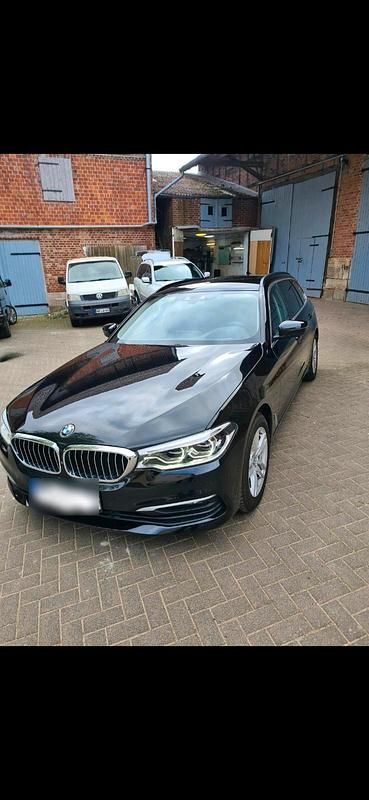 Gebraucht BMW 520 190 PS (139 kW) 2019 Schwarz Kombi