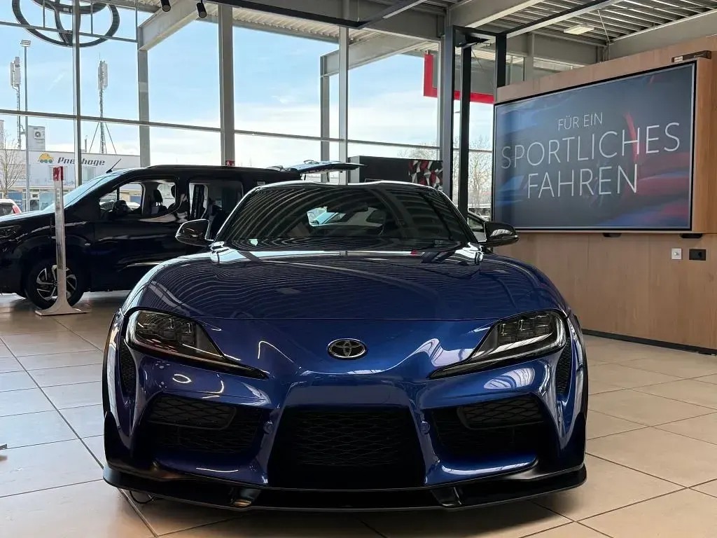 Neu Toyota Supra 340 PS (250 kW) 2026 Dawn blue Coupé
