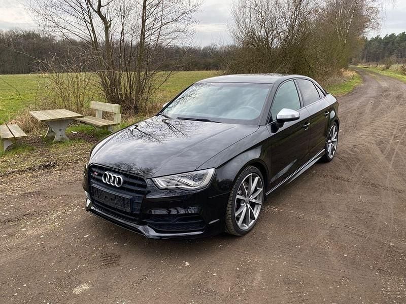 Gebraucht Audi S3 Ambiente 300 PS (220 kW) 2015 Schwarz Limousine