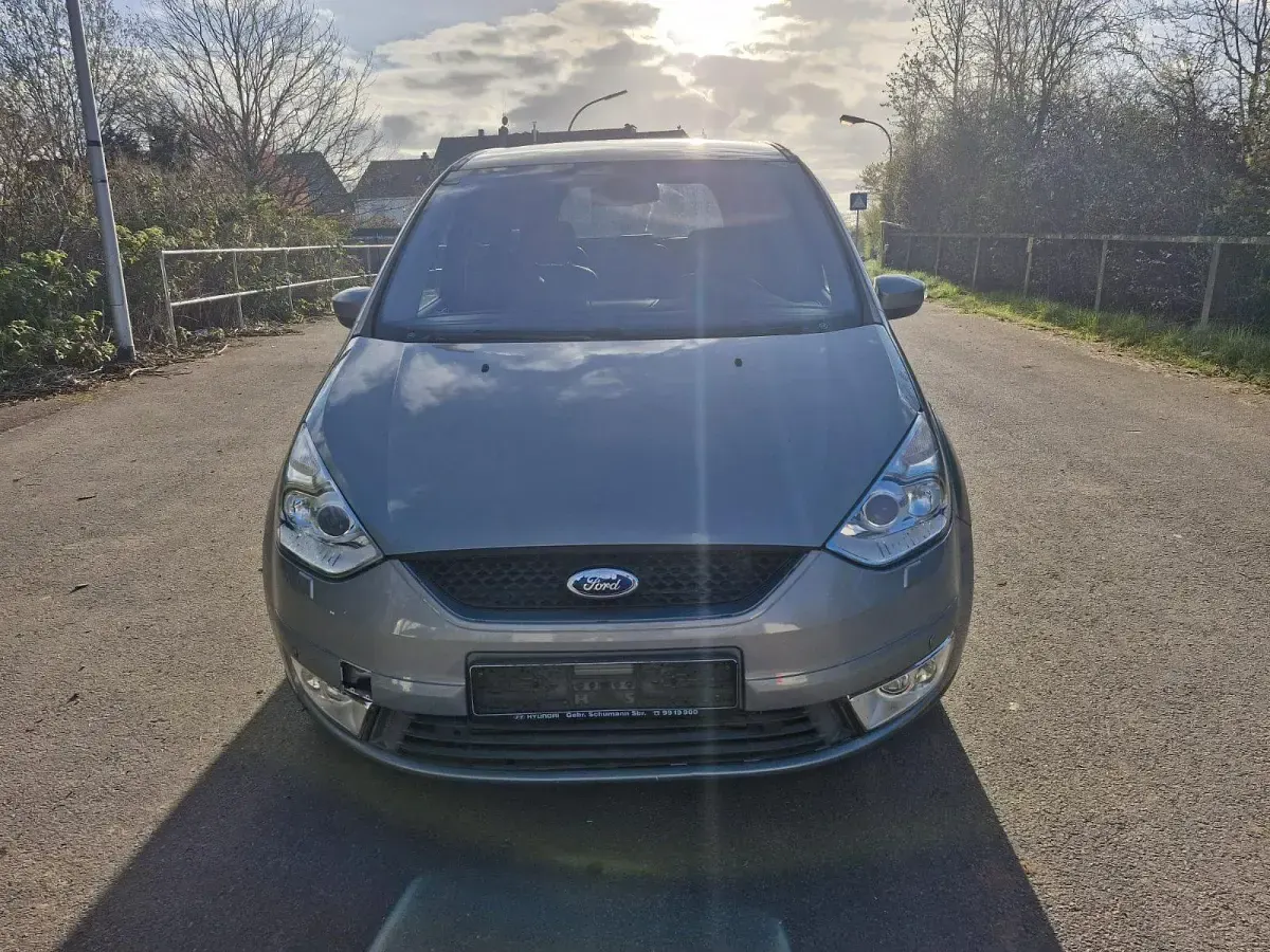 Gebraucht Ford Galaxy 140 PS (102 kW) 2010 Grau Van / Kleinbus