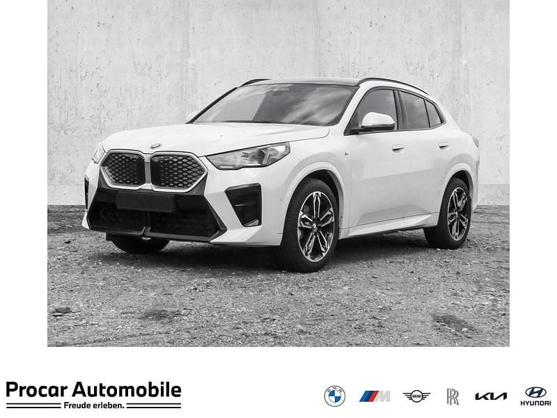 Weiß Neu 2025 BMW iX2 M Sport SUV | 46.970 € (Superpreis) - Bild 1/4