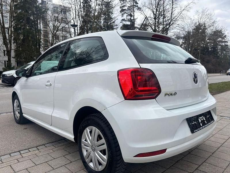 Gebraucht VW Polo Trendline 60 PS (44 kW) 2015 Weiß Limousine