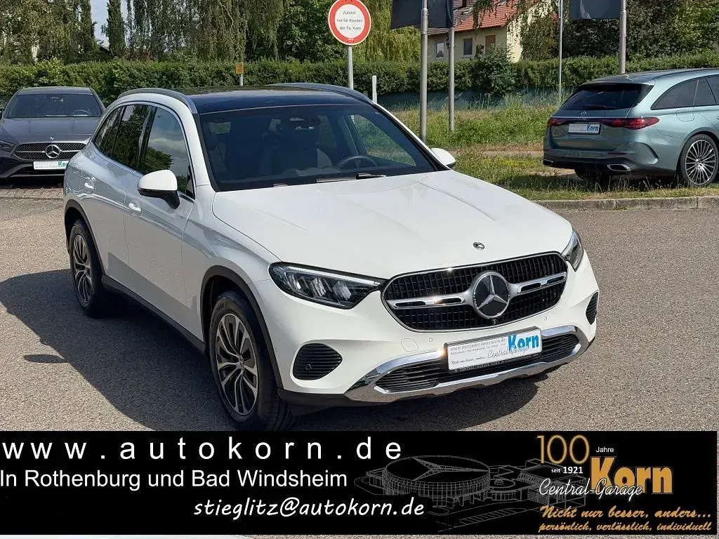 Gebraucht Mercedes GLC220 Avantgarde 197 PS (144 kW) 2025 Weiß SUV