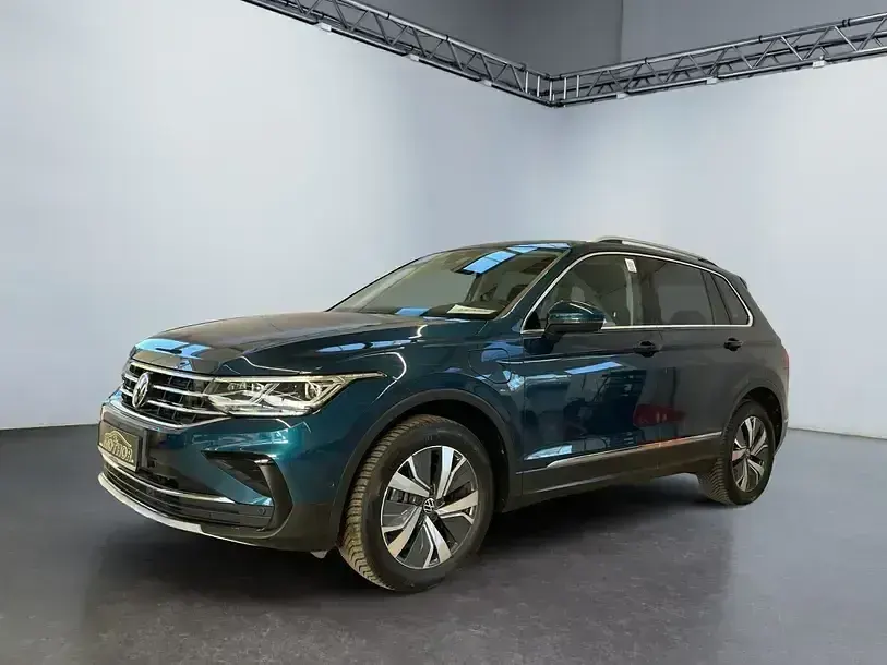 Gebraucht VW Tiguan Elegance 245 PS (180 kW) 2023 Nightshade blue SUV