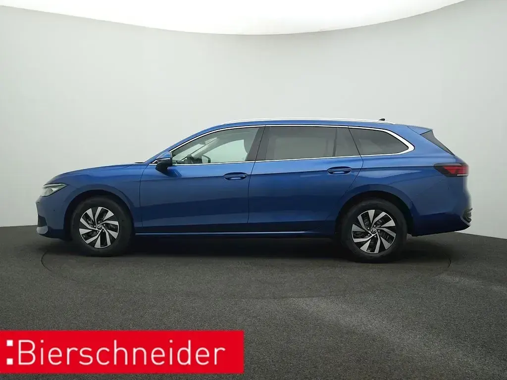 Neu VW Passat Business 150 PS (110 kW) 2026 Blau Kombi