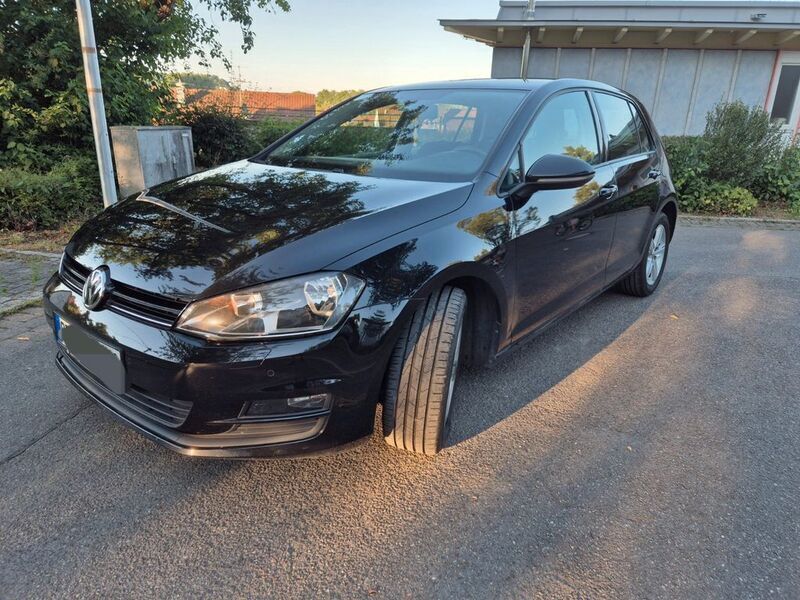 Schwarz Gebraucht 2013 VW Golf VII Comfortline Limousine | 6.300 € (Guter Preis) - Bild 1/4
