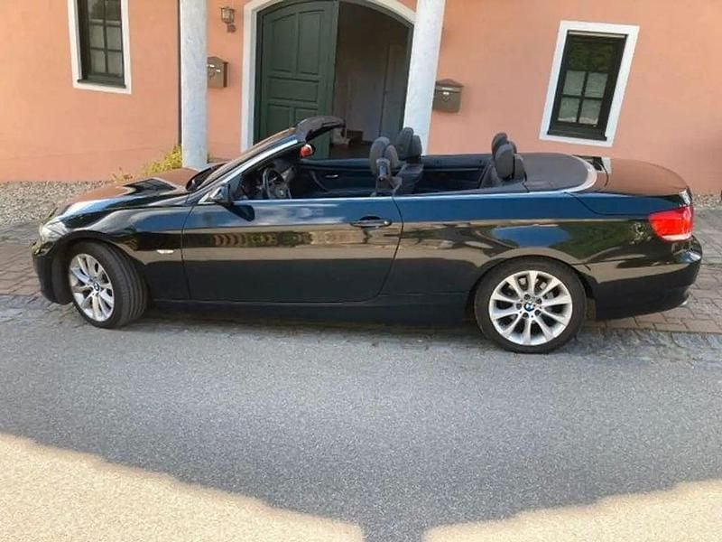 Schwarz Gebraucht 2009 BMW 320 Cabriolet Cabrio | 8.800 € (Fairer Preis) - Bild 1/4